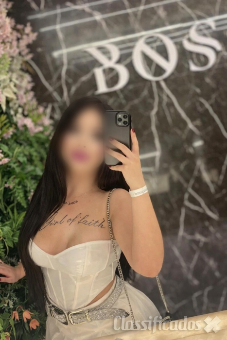 Novinha linda e...