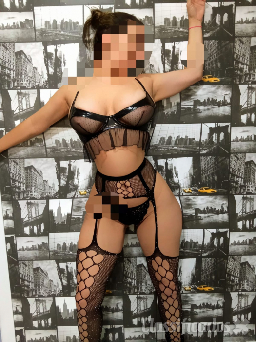 ✅Bela morena